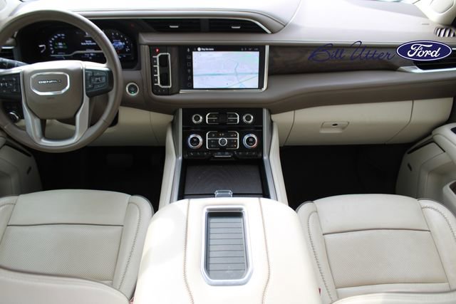 Used 2024 GMC Yukon XL Denali image 16