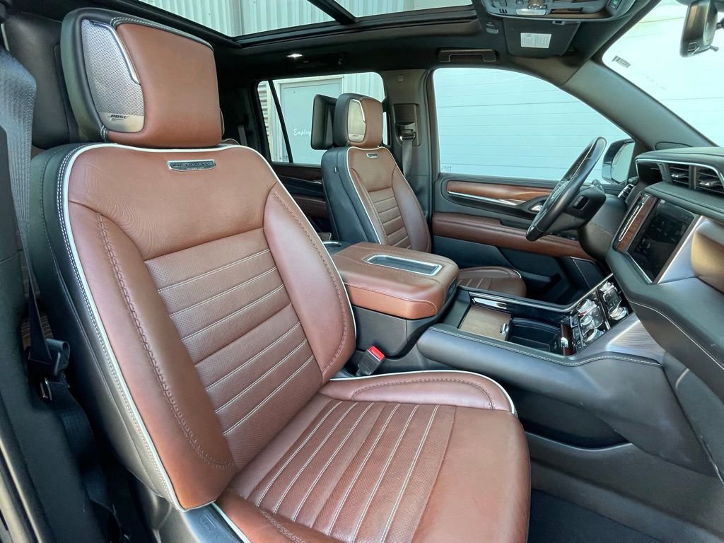 Used 2023 GMC Yukon XL Denali Ultimate image 32