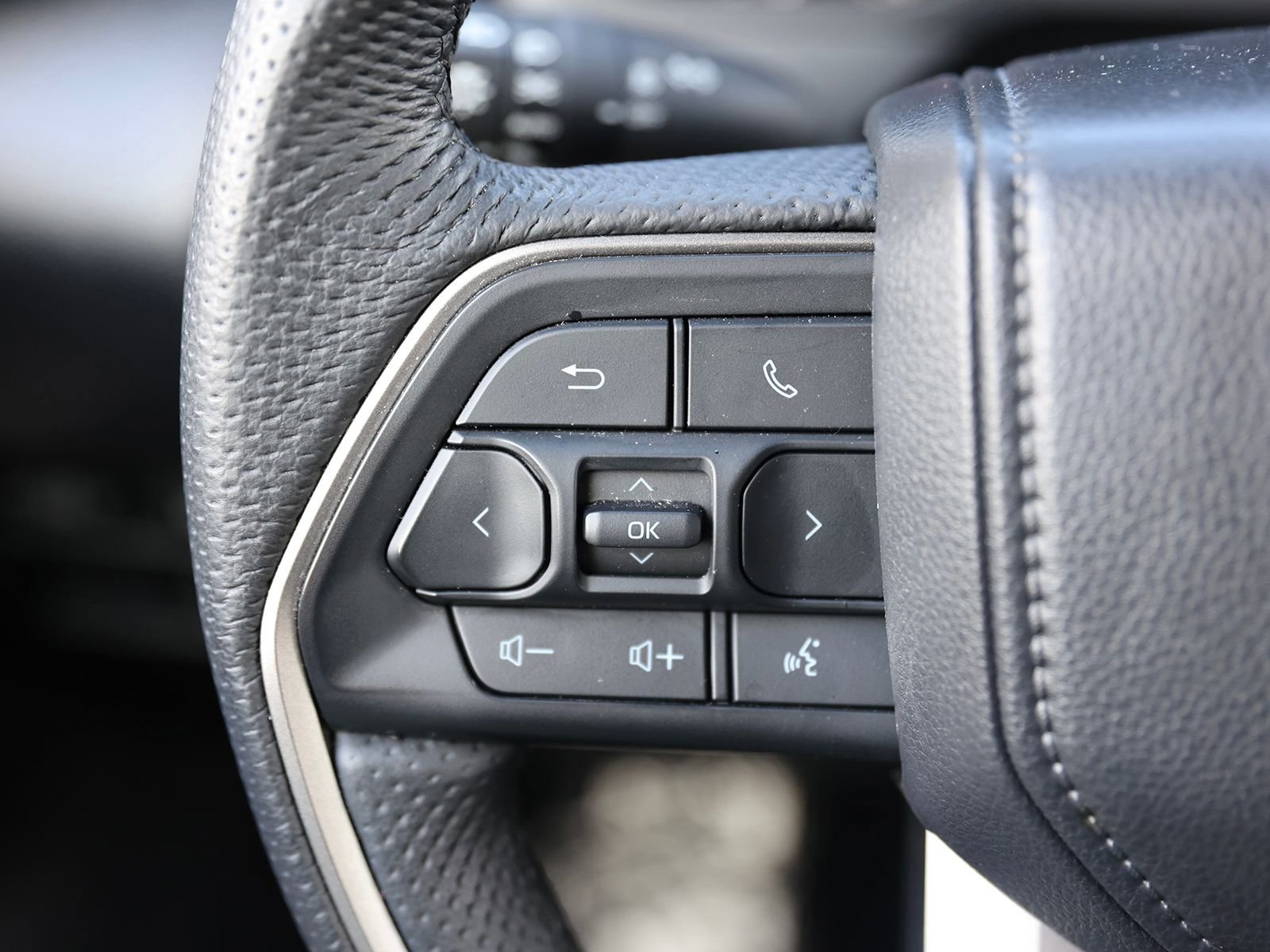 Used 2025 Toyota Tundra SR5 w/ TRD Off-Road Package AWD/4WD image 42