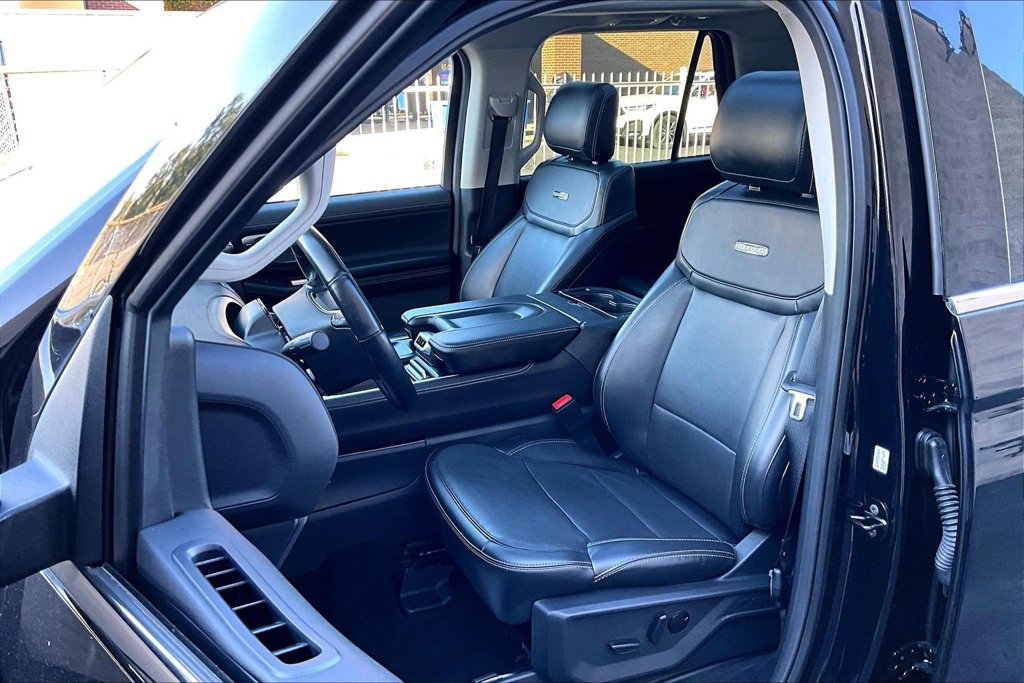 Certified 2025 Ford Expedition Platinum AWD/4WD image 24