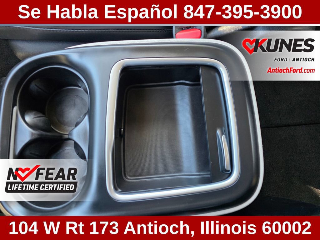 Used 2024 Chrysler Pacifica Touring-L image 67