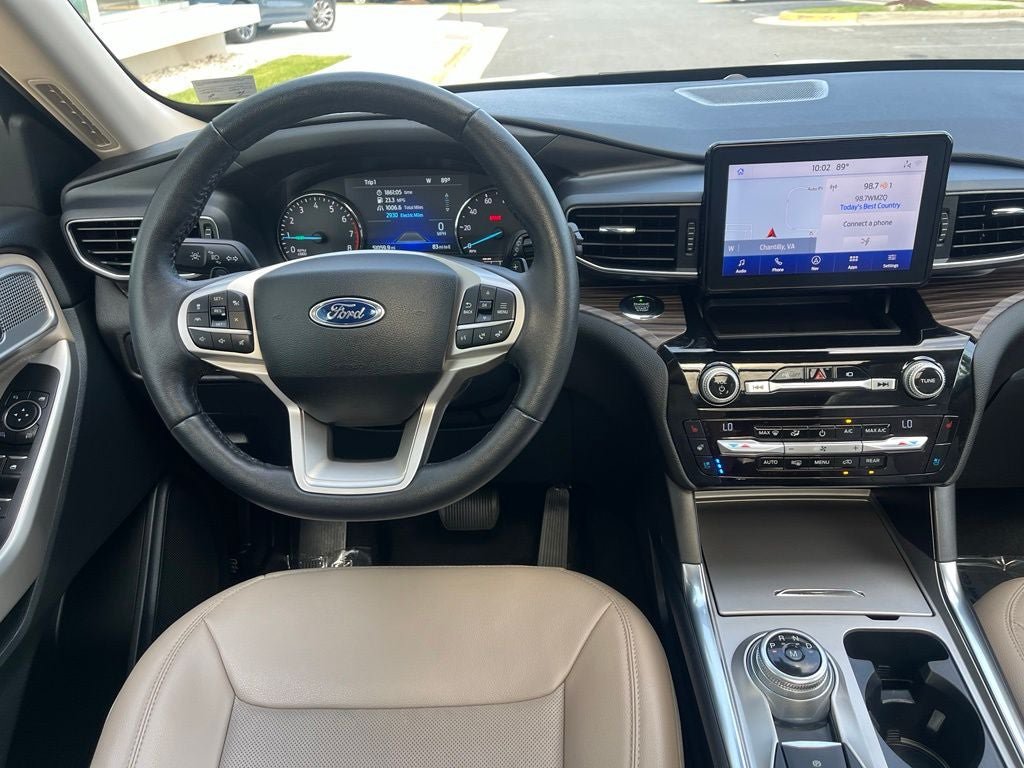 Certified 2021 Ford Explorer Limited w/ Hybrid Equipment Group 310A AWD/4WD image 17