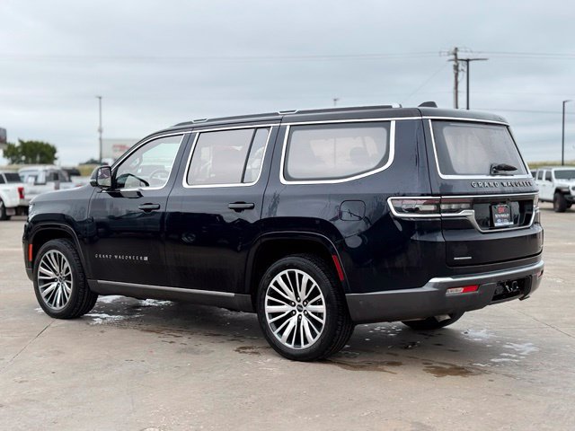 Used 2022 Jeep Grand Wagoneer Series III w/ Rear Seat Video Group 1 AWD/4WD image 4