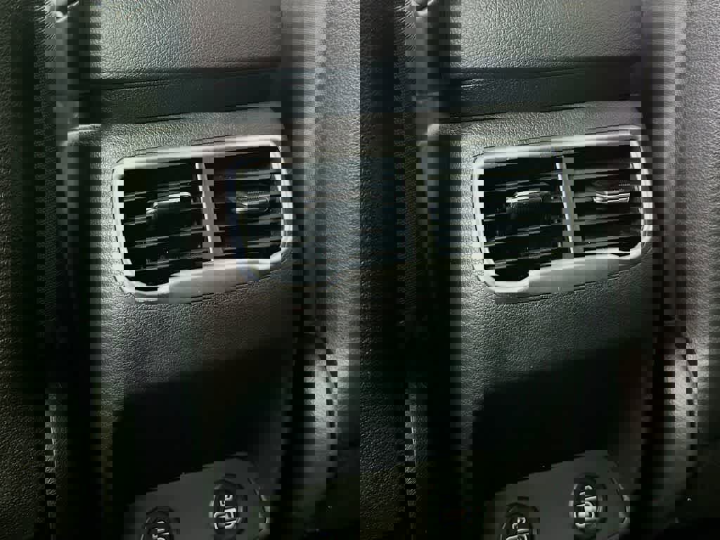 Used 2023 Hyundai Santa Fe SEL image 16