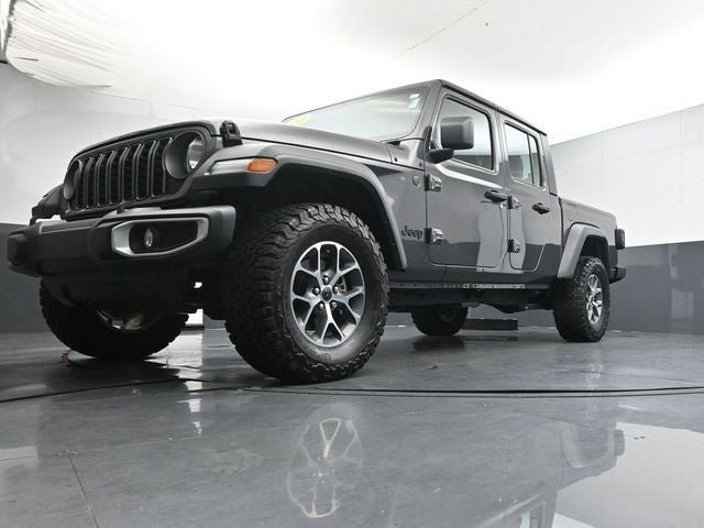 Used 2024 Jeep Gladiator Sport AWD/4WD image 29