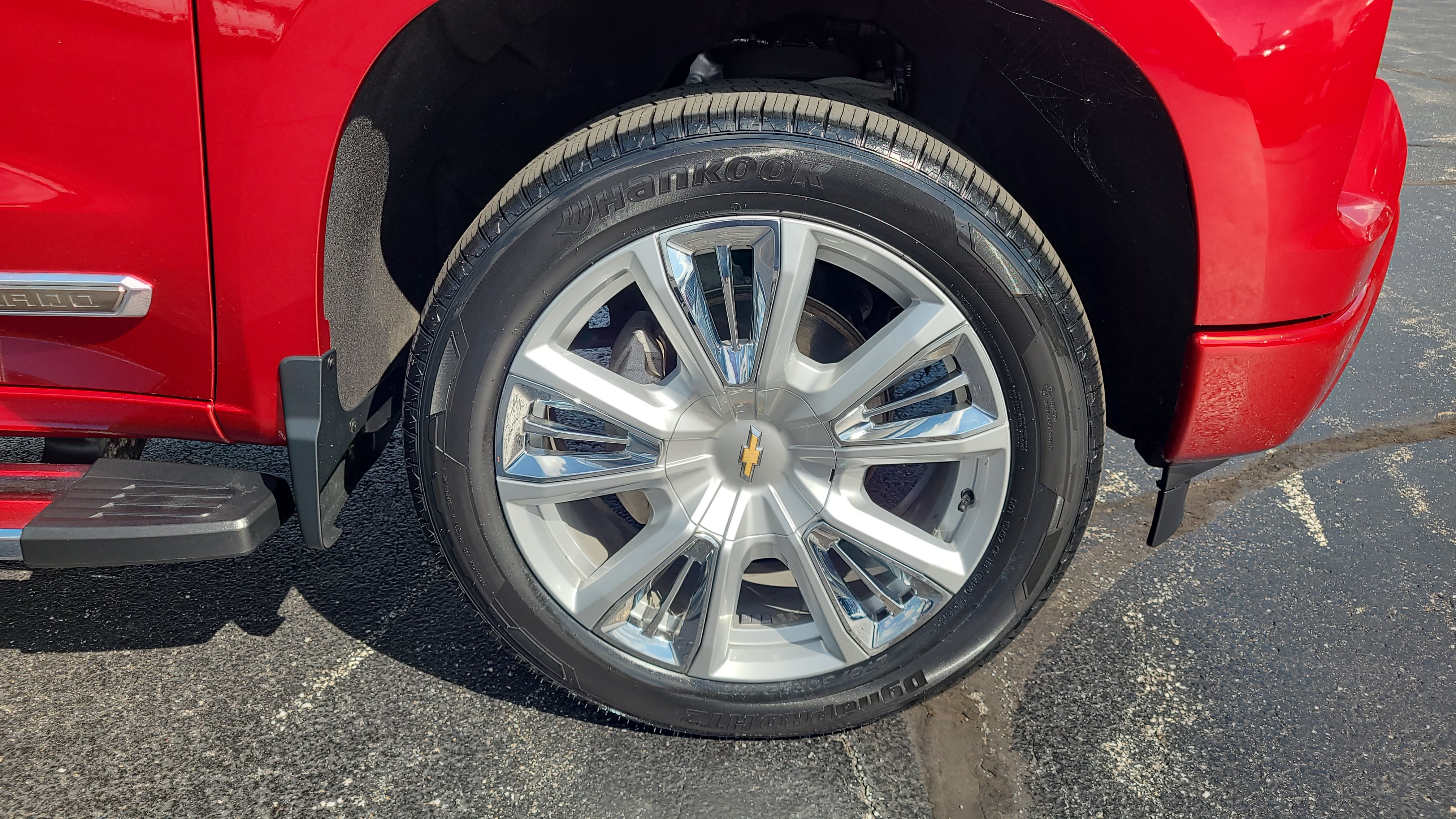 Used 2022 Chevrolet Silverado 1500 High Country w/ High Country Premium Package AWD/4WD image 10