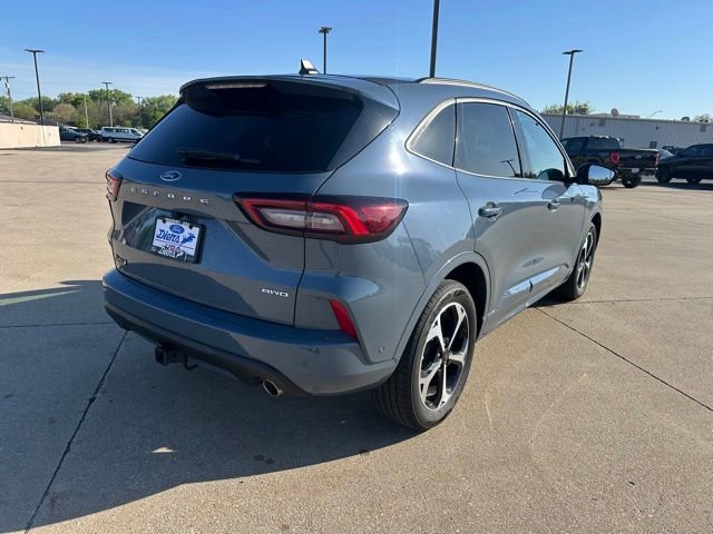 Certified 2023 Ford Escape ST-Line Elite w/ Premium Technology Package AWD/4WD image 6