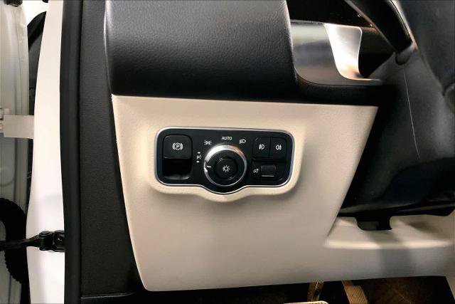 Used 2020 Mercedes-Benz GLB 250 4MATIC image 35