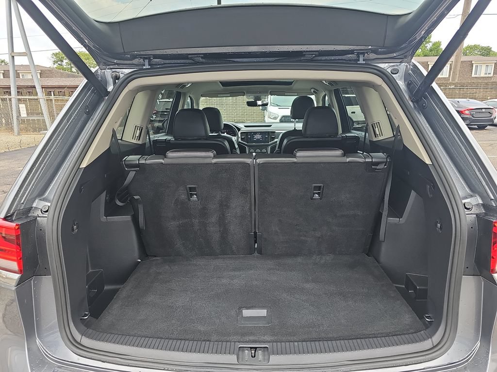 Used 2022 Volkswagen Atlas SEL R-Line AWD/4WD image 12