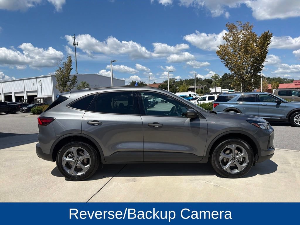 Certified 2025 Ford Escape ST-Line Select AWD/4WD image 2