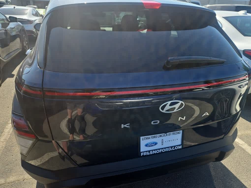 Used 2025 Hyundai Kona SEL FWD image 7