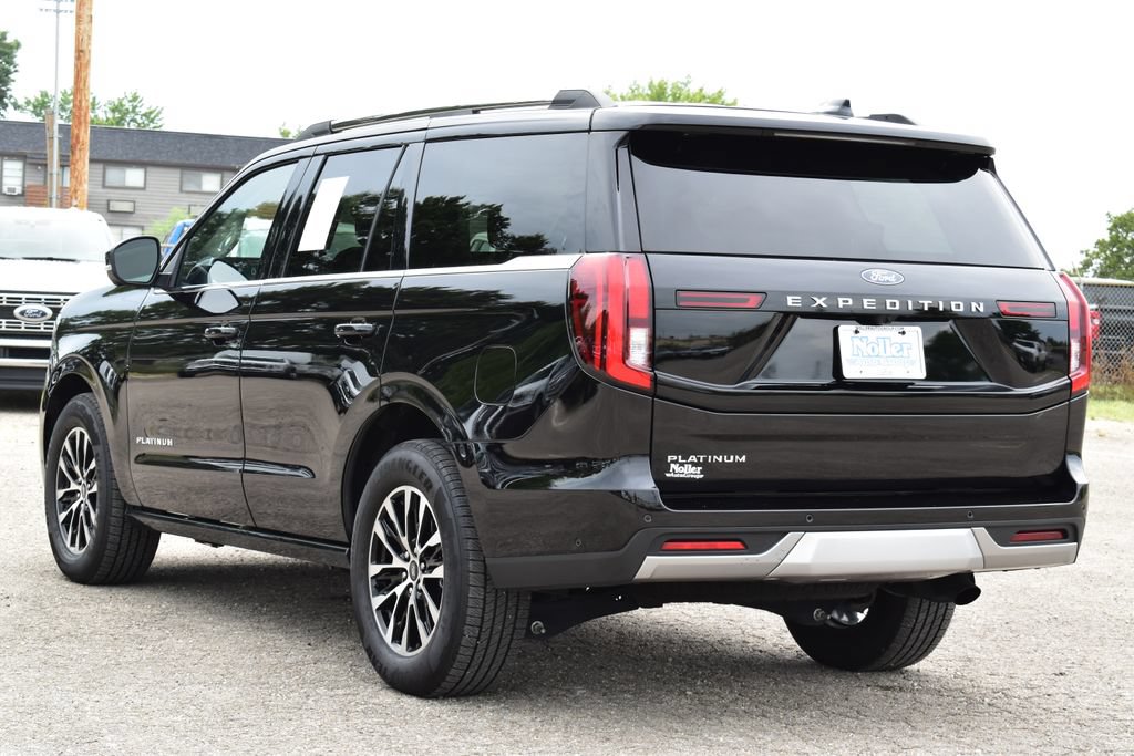 Certified 2025 Ford Expedition Platinum AWD/4WD image 9