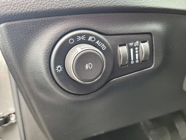 Used 2021 Jeep Compass Trailhawk w/ Convenience Group AWD/4WD image 19