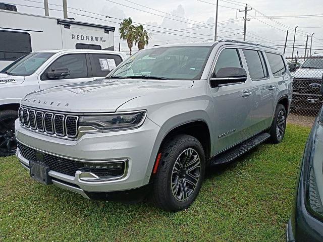 Used 2024 Jeep Wagoneer L Series II w/ Flexible Seating Group AWD/4WD image 28