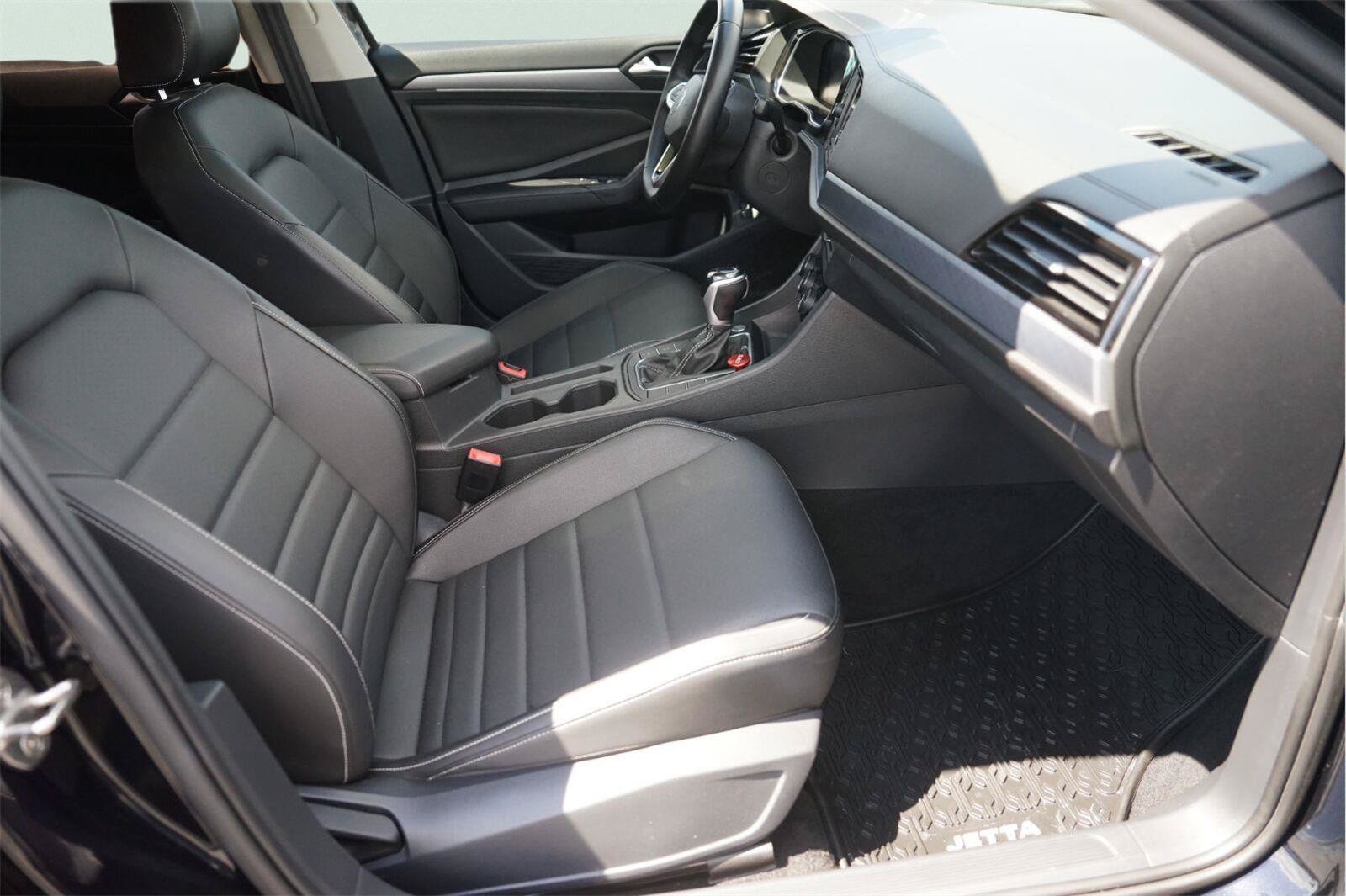 Used 2022 Volkswagen Jetta SE FWD image 19