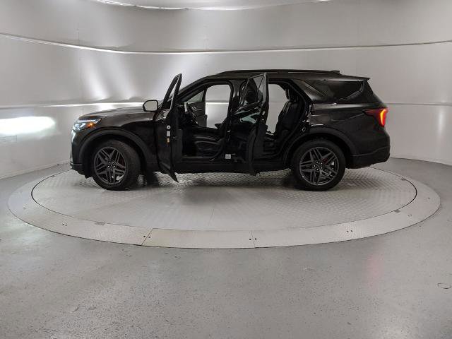 Certified 2025 Ford Explorer ST-Line w/ ST-Line Street Pack image 12