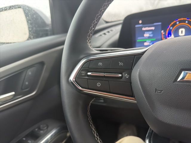 Used 2025 Chevrolet Traverse LT w/ Driver Confidence Package image 41