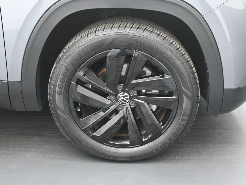 Used 2023 Volkswagen Atlas Cross Sport SE w/ Panoramic Sunroof Package image 52