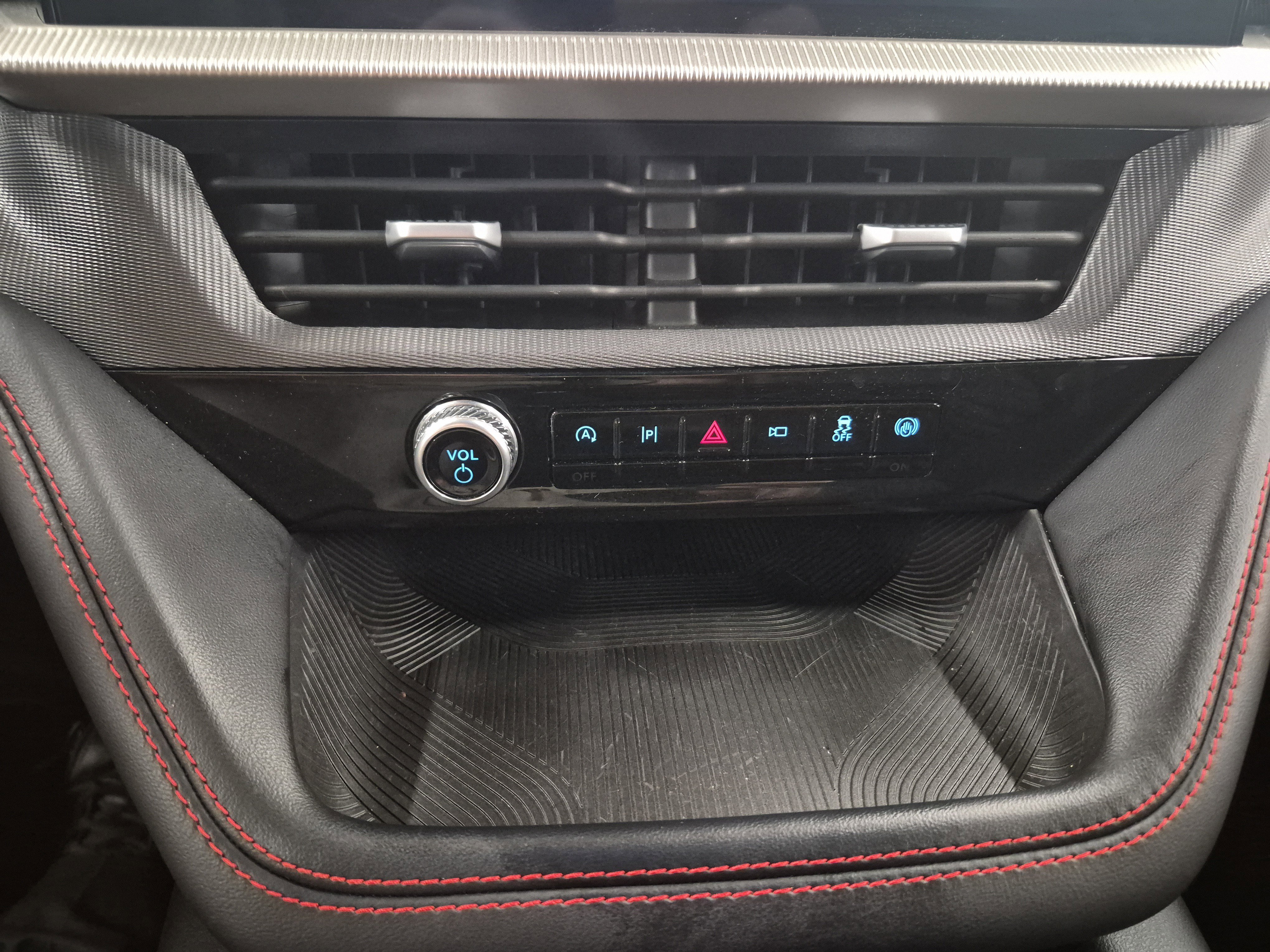 Certified 2025 Ford Explorer ST-Line image 33