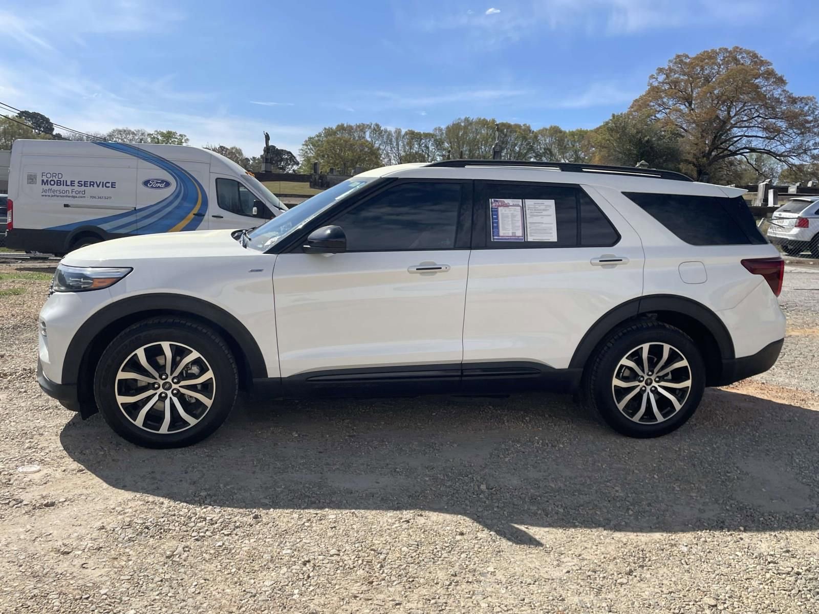 Certified 2023 Ford Explorer ST-Line w/ Class IV Trailer Tow Package image 2