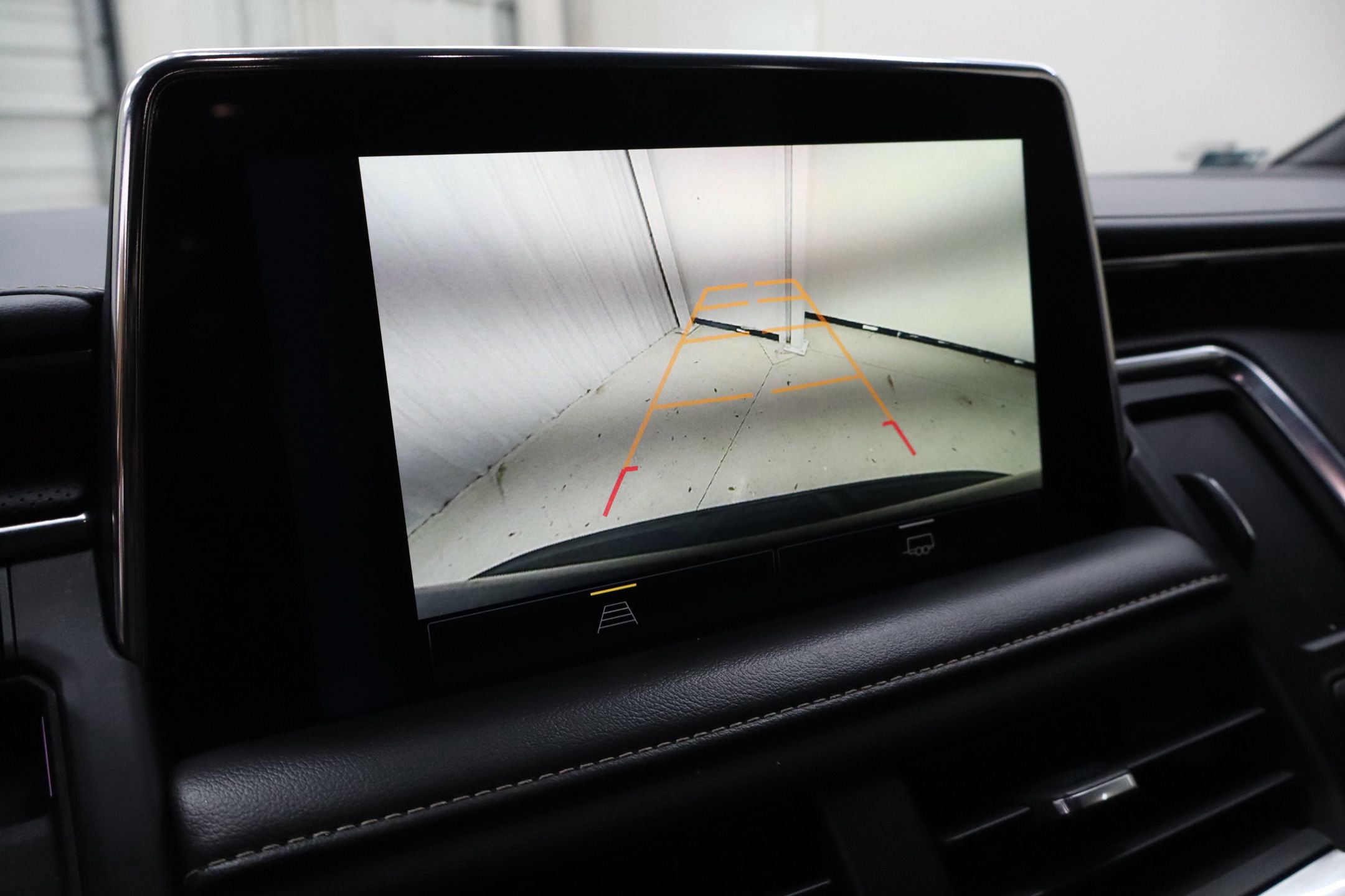 Used 2022 Chevrolet Suburban Premier image 28