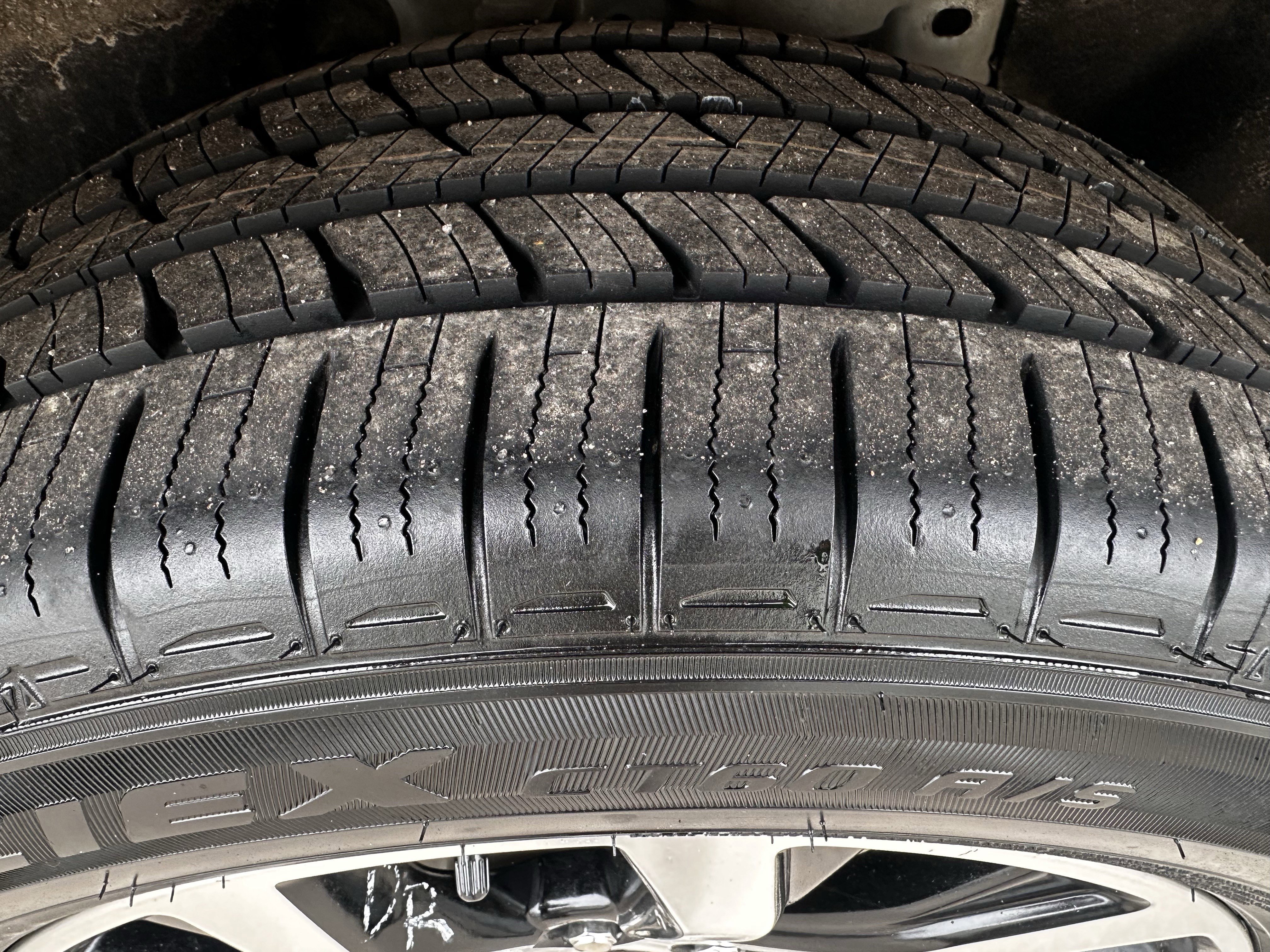 Certified 2023 Ford Explorer ST-Line w/ Class IV Trailer Tow Package image 21