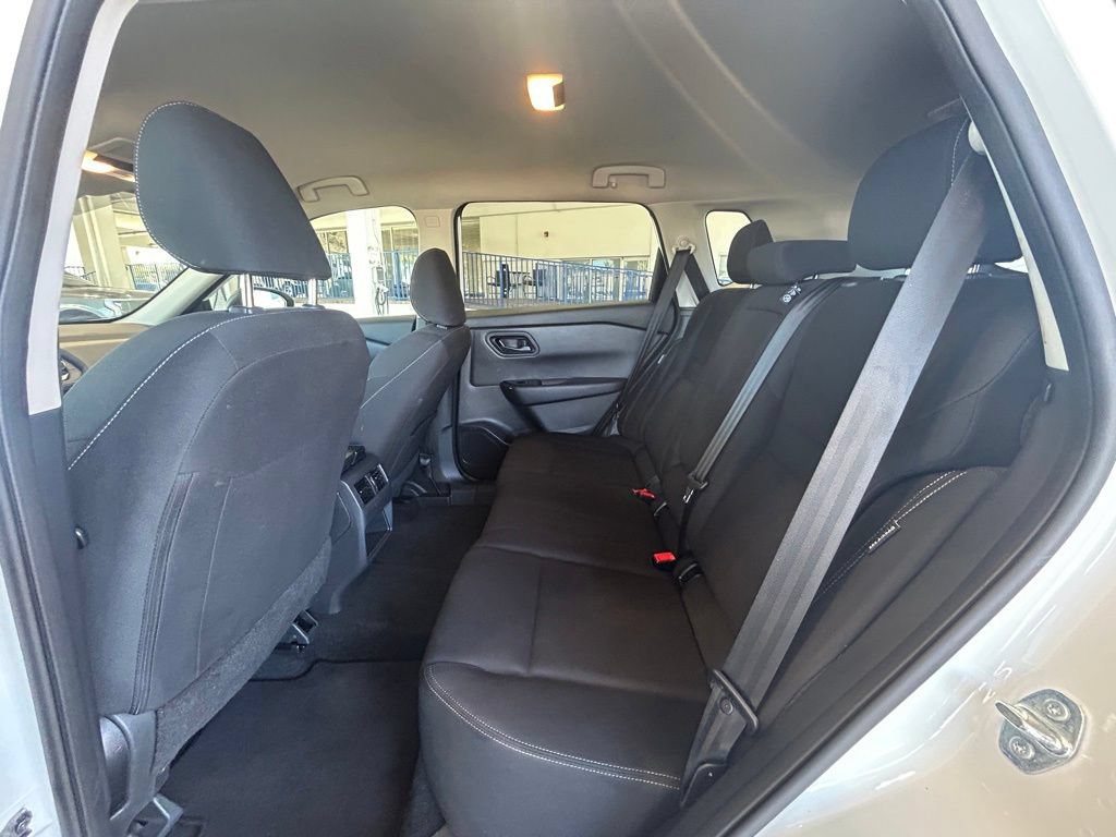 Used 2024 Nissan Rogue S AWD/4WD image 33
