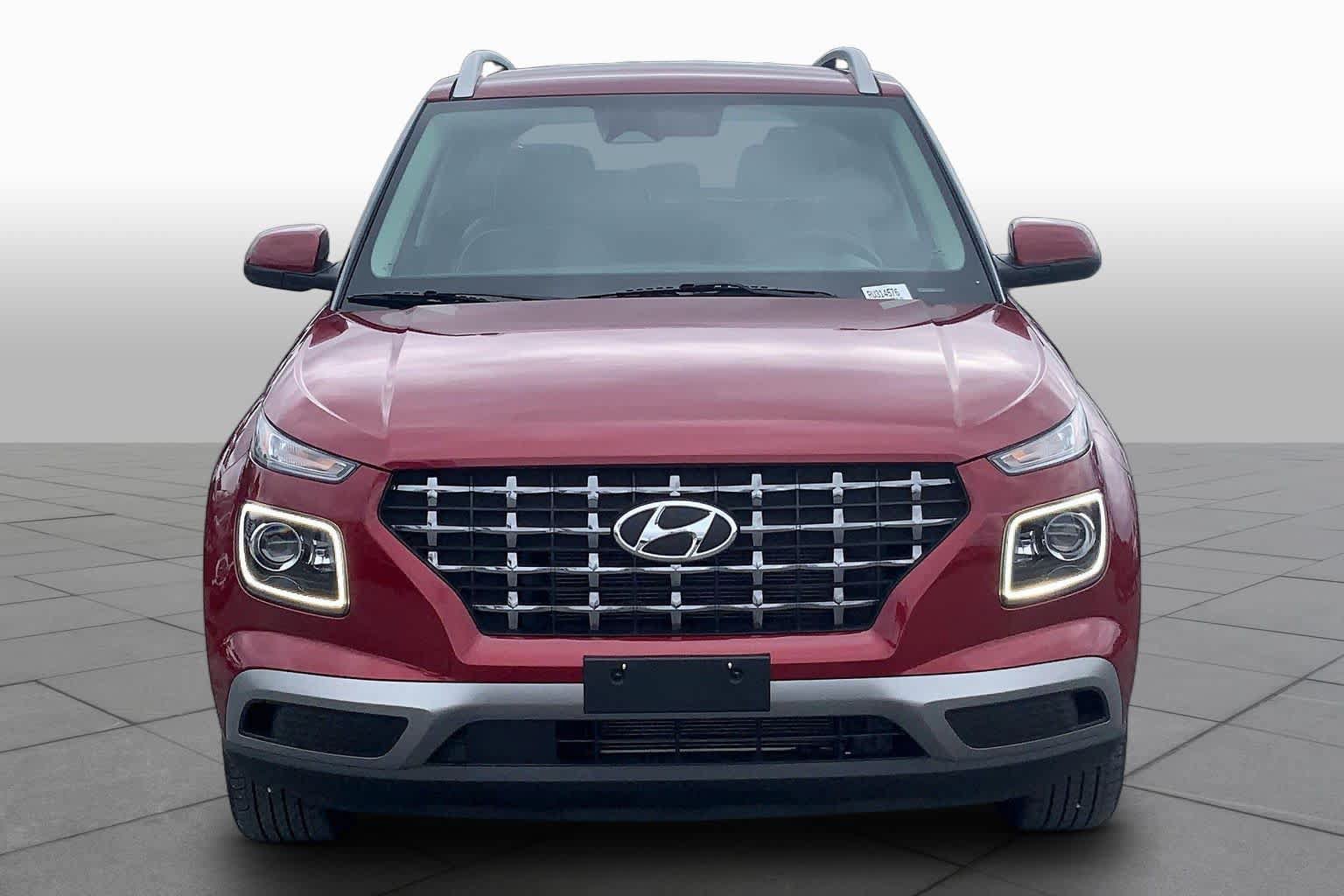 Used 2024 Hyundai Venue Limited FWD image 4