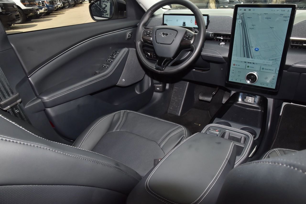 Certified 2025 Ford Mustang Mach-E Premium image 16