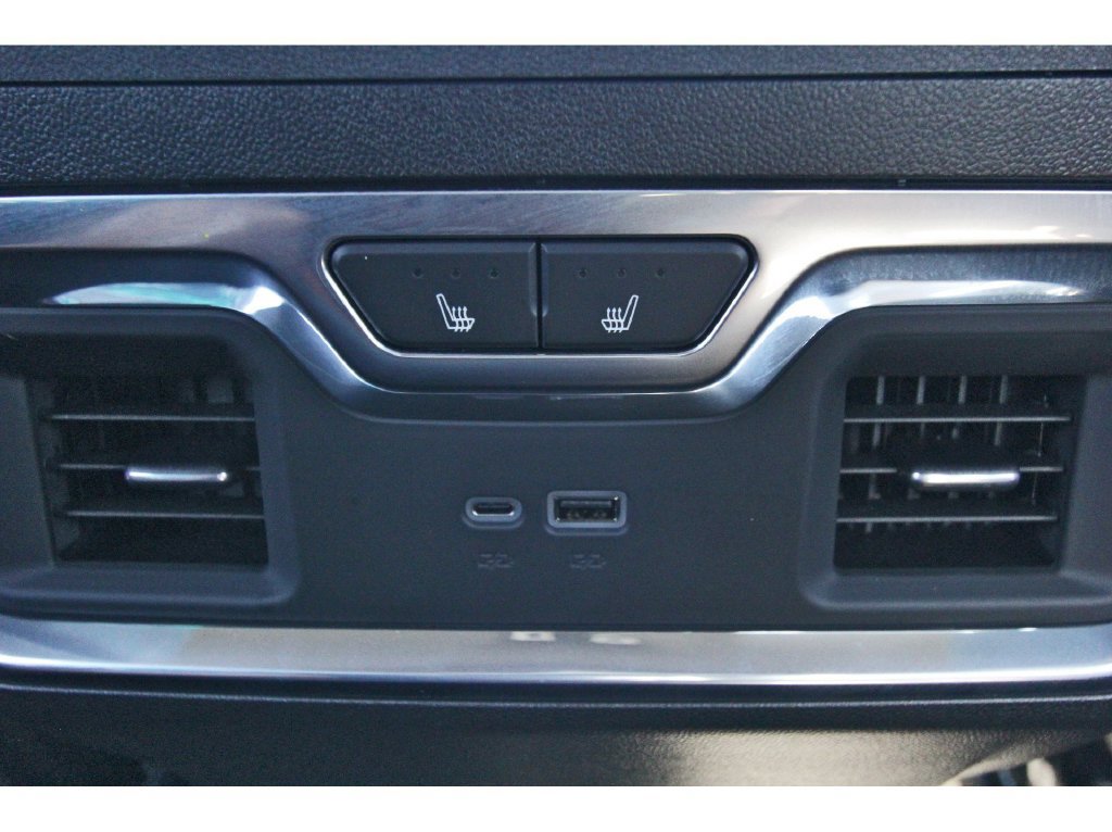 Used 2025 GMC Sierra 2500 Denali Ultimate AWD/4WD image 13