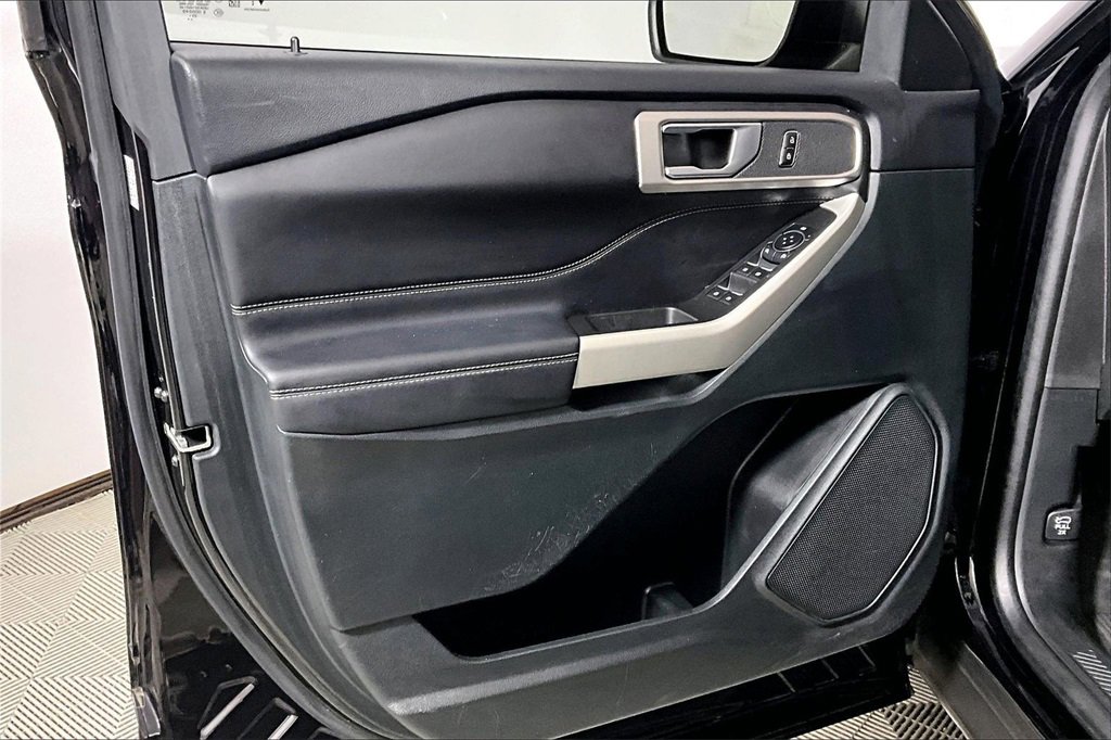 Certified 2024 Ford Explorer XLT w/ Equipment Group 202A image 18