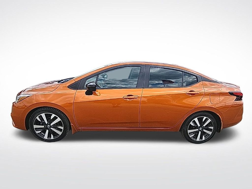 Used 2022 Nissan Versa SR FWD image 4