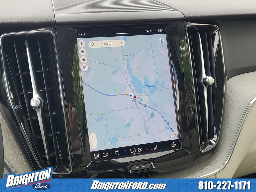 Used 2023 Volvo XC60 B5 Plus AWD/4WD image 26