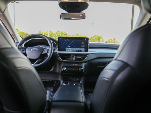 Certified 2025 Ford Escape Platinum AWD/4WD image 3
