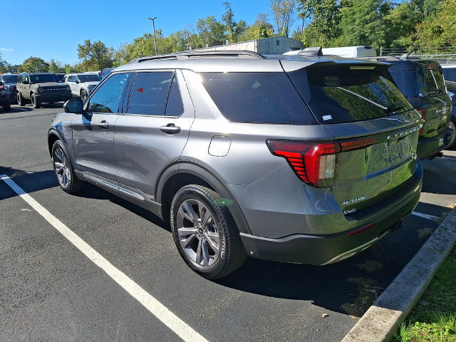 Certified 2025 Ford Explorer Active w/ Active Comfort Package AWD/4WD image 7