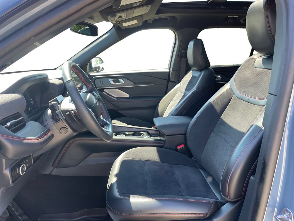 Certified 2025 Ford Explorer ST AWD/4WD image 17