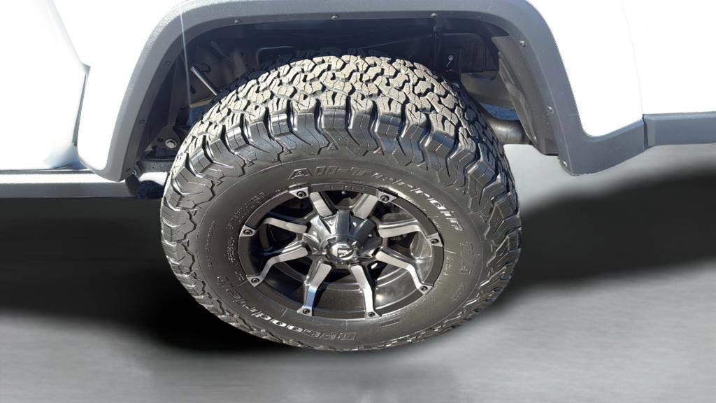 Used 2021 Jeep Gladiator Sport AWD/4WD image 39