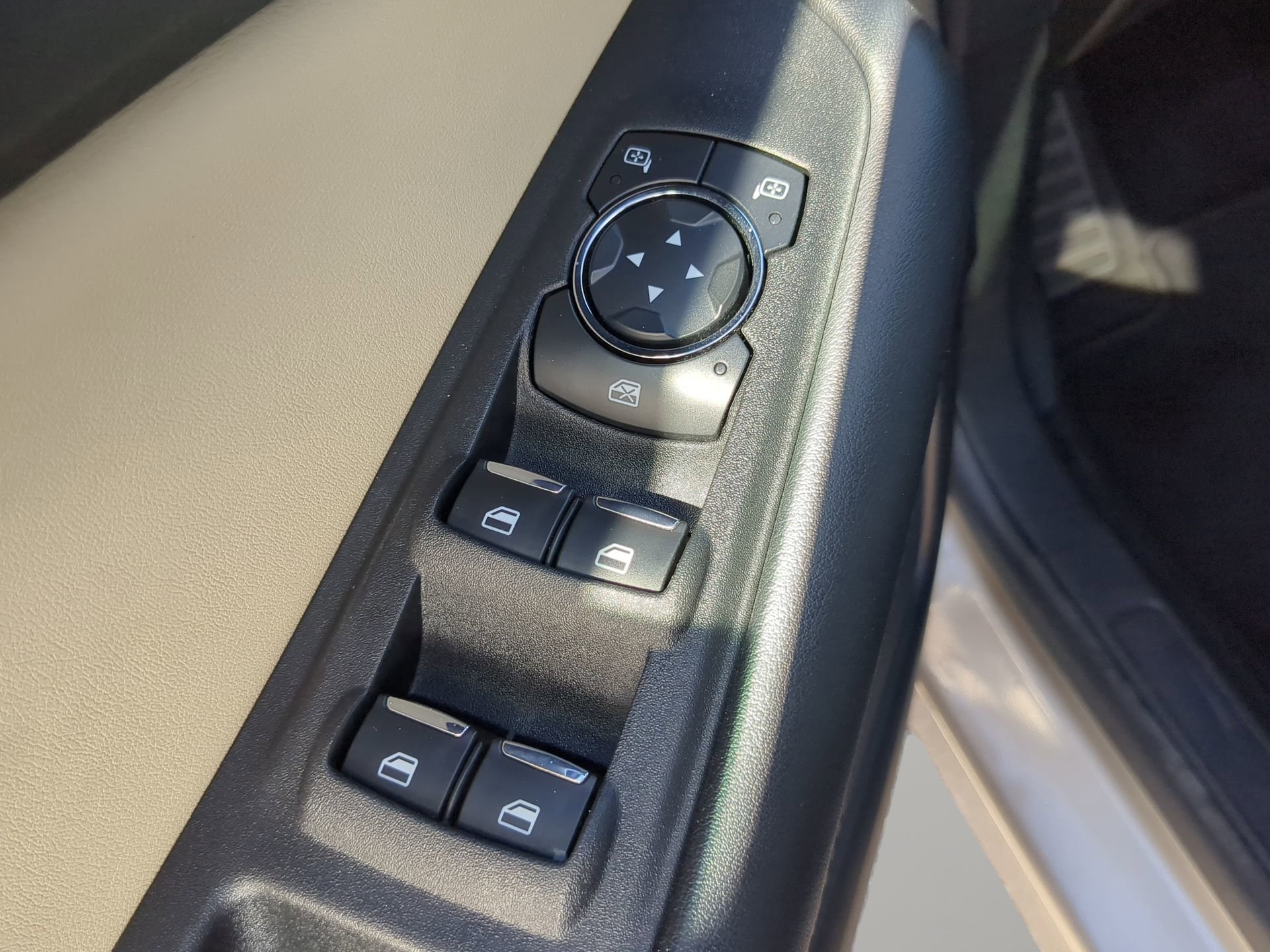 Certified 2021 Ford Edge SEL w/ Convenience Package FWD image 55