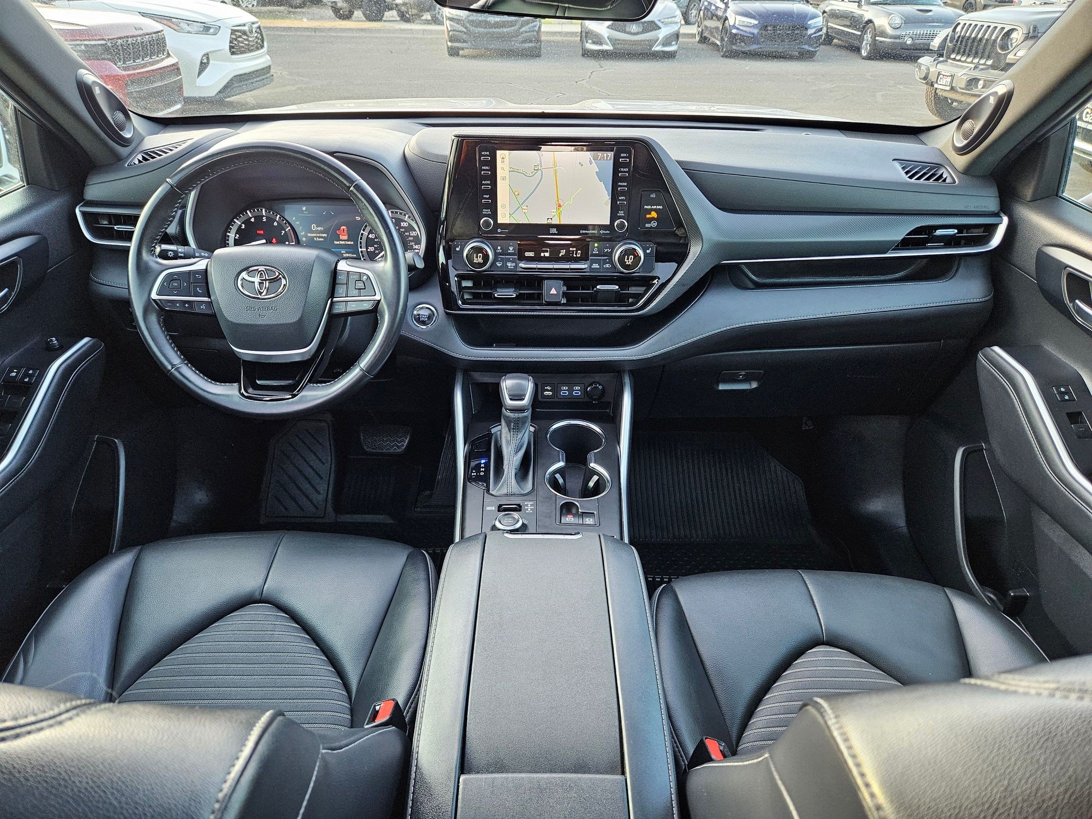 Used 2022 Toyota Highlander XSE AWD/4WD image 32