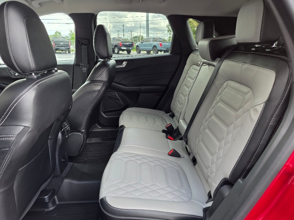 Certified 2023 Ford Escape Platinum w/ Premium Technology Package AWD/4WD image 17