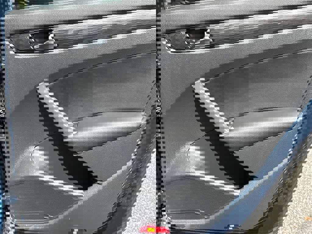 Used 2020 Volkswagen Passat 2.0T R-Line image 15