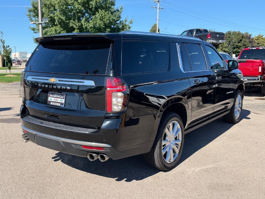Used 2022 Chevrolet Suburban High Country AWD/4WD image 5