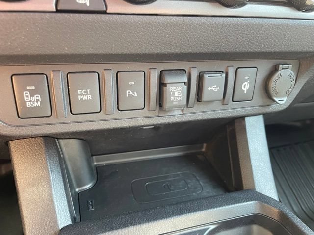 Used 2022 Toyota Tacoma TRD Off-Road w/ Technology Package AWD/4WD image 29