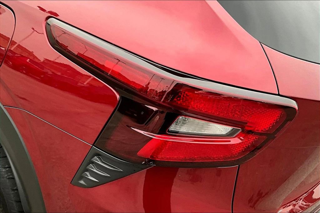 Used 2024 Chevrolet Trax LS w/ LS Convenience Package image 28