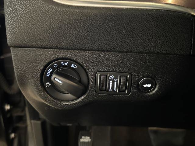 Used 2020 Dodge Charger SXT w/ Blacktop Package image 18