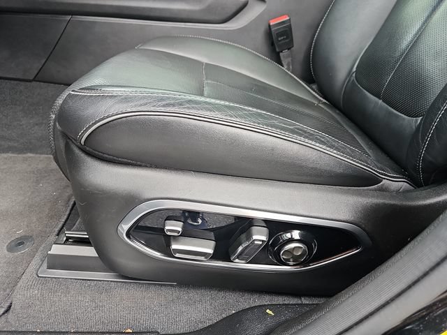 Used 2023 Jeep Grand Cherokee Overland w/ Luxury Tech Group IV AWD/4WD image 19
