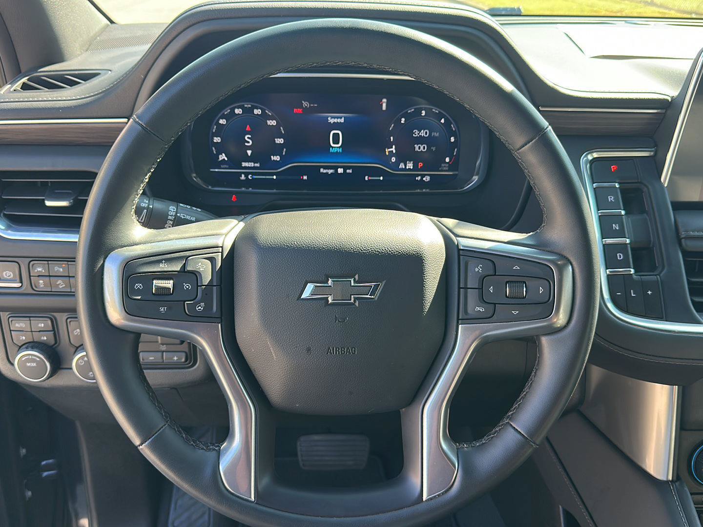 Used 2023 Chevrolet Tahoe Z71 w/ Luxury Package AWD/4WD image 17