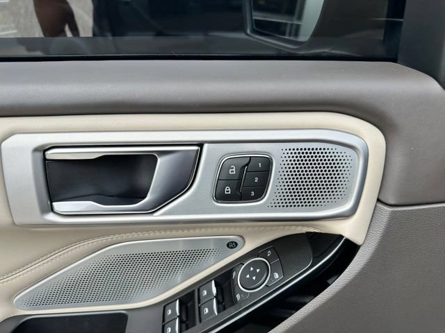 Certified 2021 Ford Explorer Platinum w/ Equipment Group 601A AWD/4WD image 30