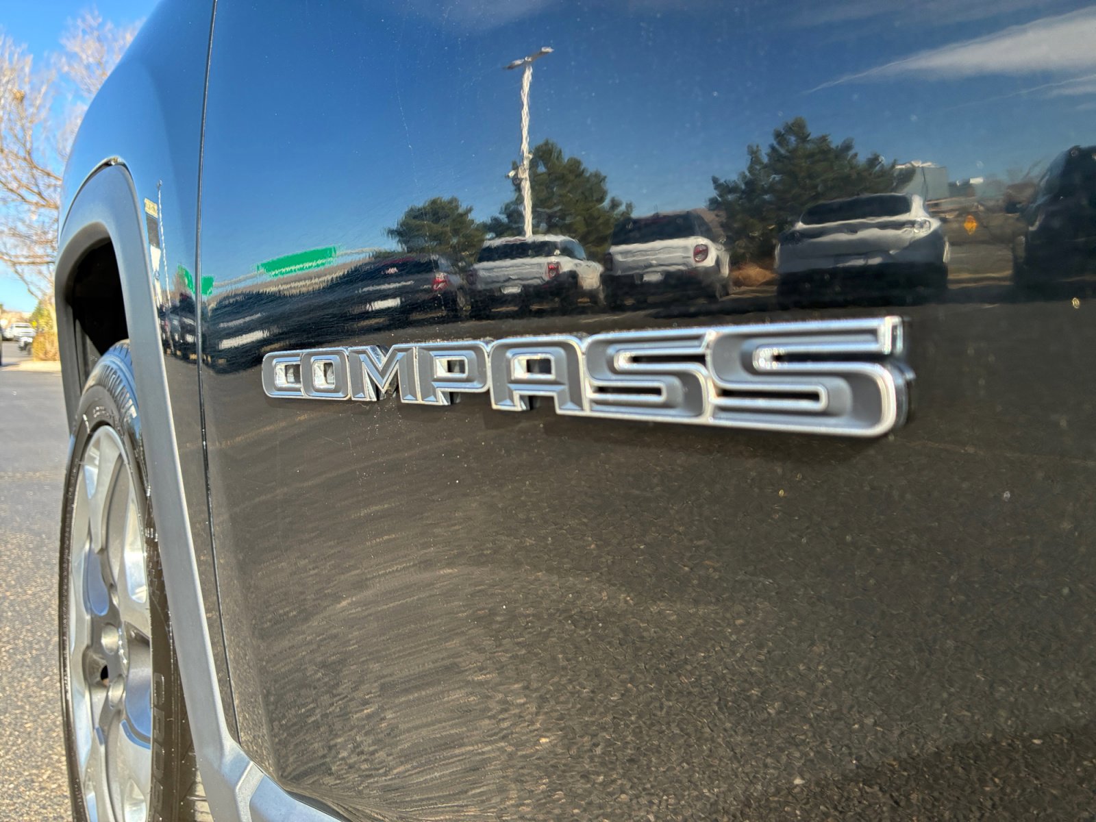 Used 2018 Jeep Compass Limited w/ Navigation Group image 23