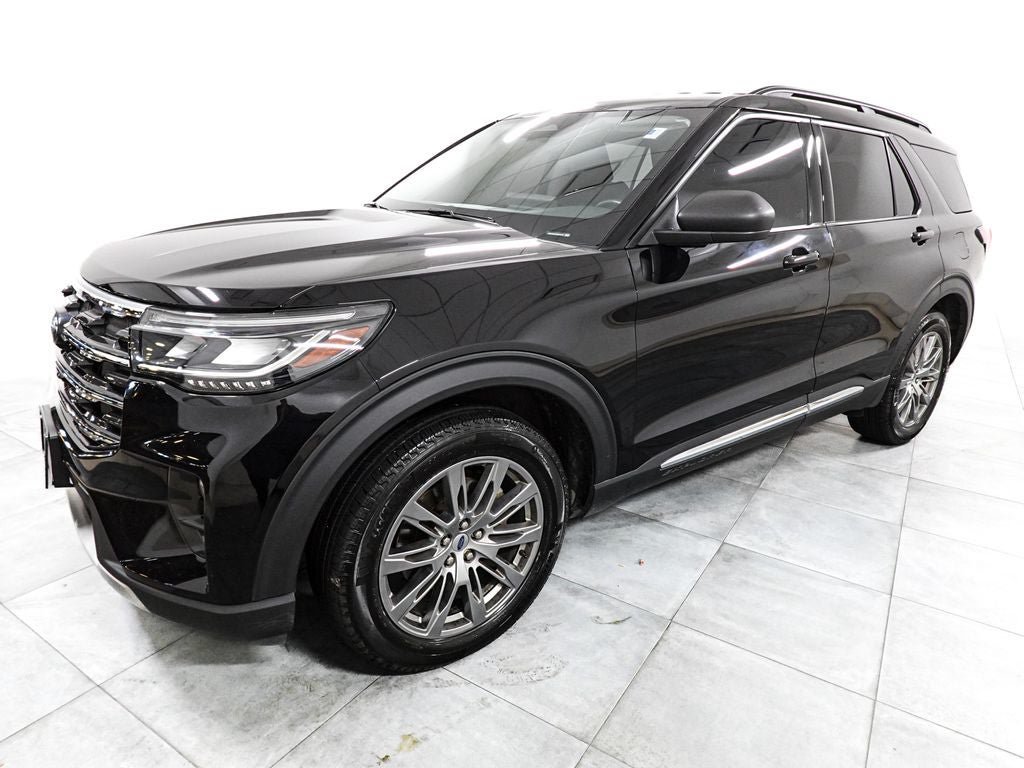Certified 2025 Ford Explorer Active w/ Active Comfort Package AWD/4WD image 3
